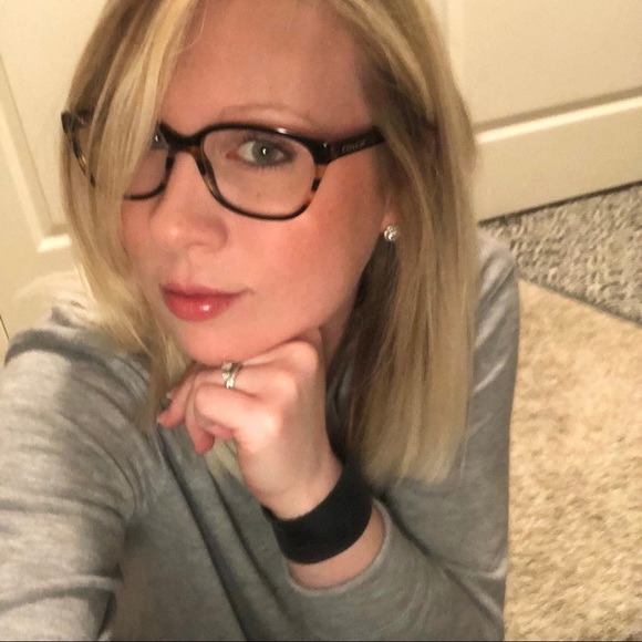 Meet your Posher Ambassador✨Kendra✨ - Picture 2 of 5